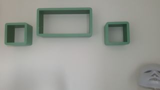 3 estantes cubos verdes