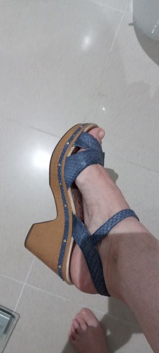 Zapatos cuña hispanitas Weekend azules