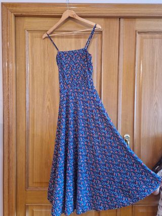 Vestido midi azul estampado. NUEVO sin etiqueta. 