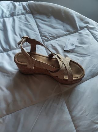 Chanclas cuña beige
