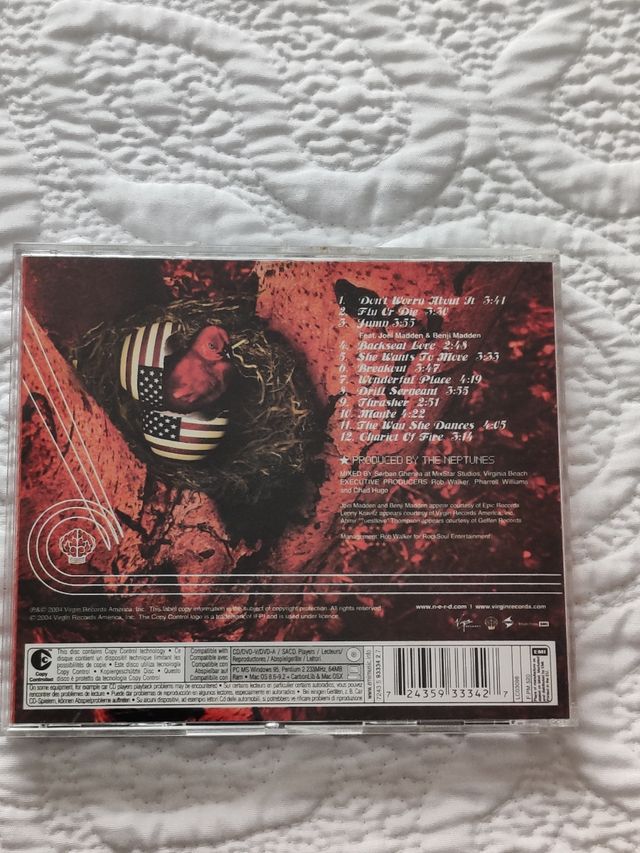 CD N*E*R*D - Fly Or Die