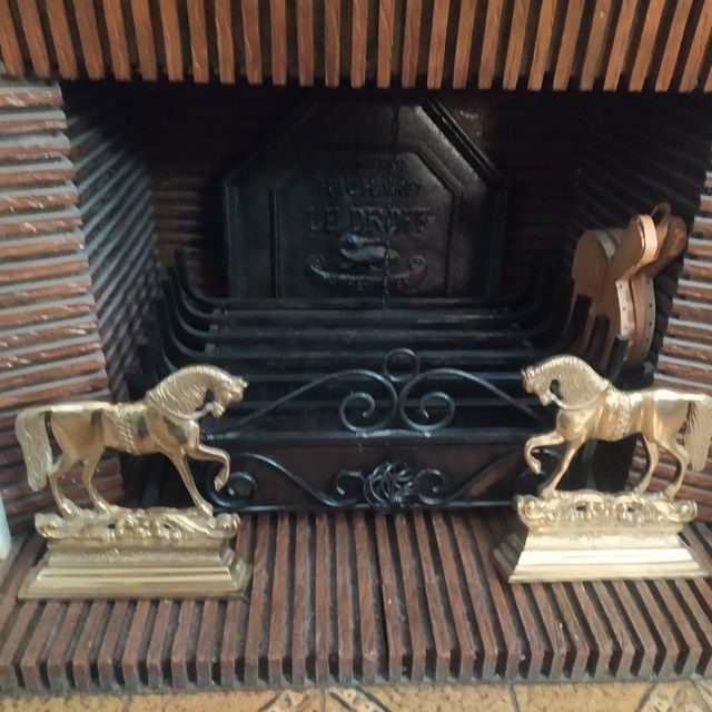 2 Leñeros de metal dorados para chimenea