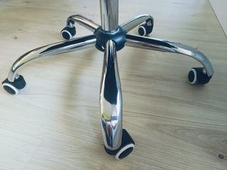 Silla oficina giratoria negra