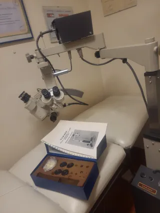Aparatos de oftalmología en buen estado