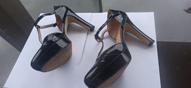 Zapatos Gloria Ortiz negros