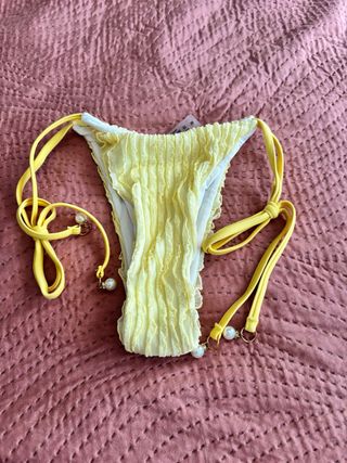 Bikini tanga amarillo talla M
