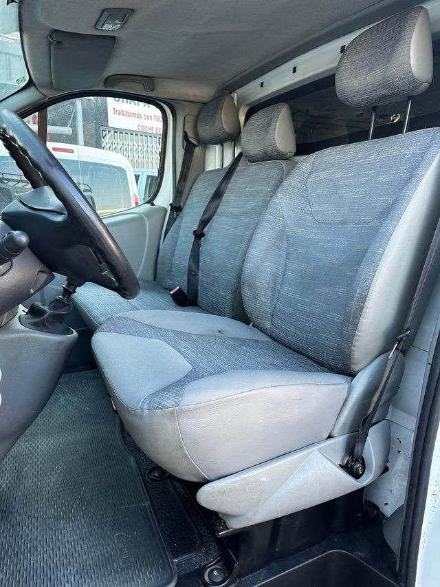 Renault Trafic 2.0 dci averiada