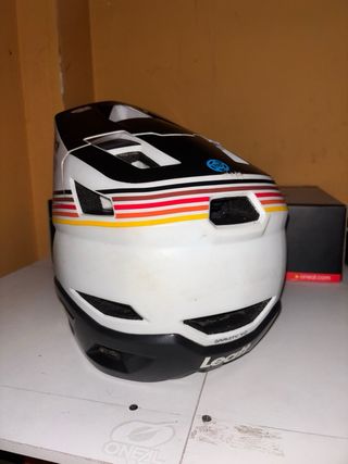 Casco Leatt MTB con soporte GoPro