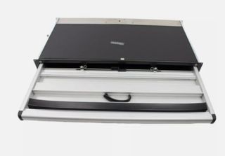 Escalón eléctrico plegable para autocaravana