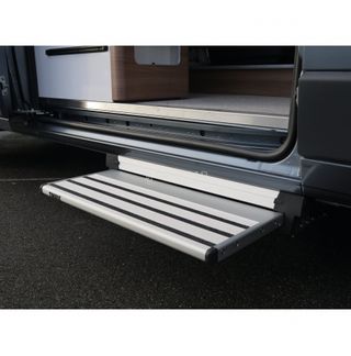 Escalón eléctrico plegable para autocaravana