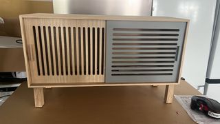Mueble de madera gris