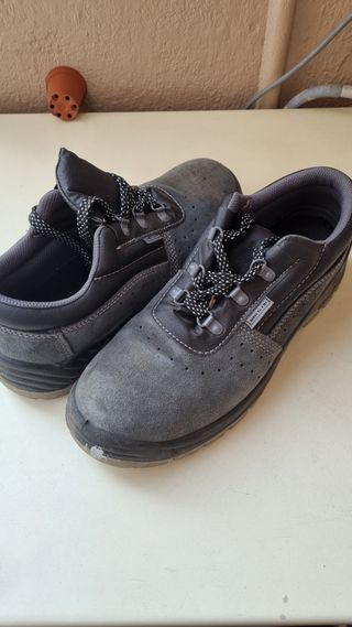 Zapatos seguridad Gris - usados
