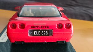 Coche Maisto Corvette Coupé 1996 1:18