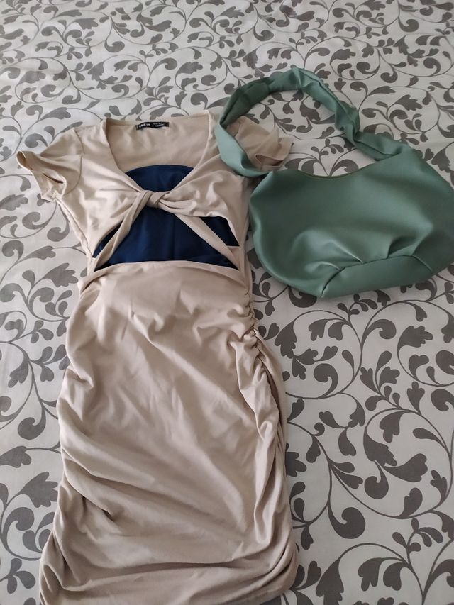 Vestido beige & bolso verde