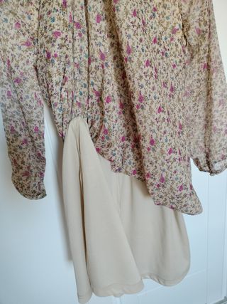 Vestido Stradivarius beige flores