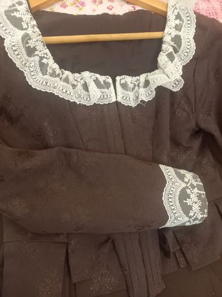 Traje de fallera con corpiño zapatos y manteletas