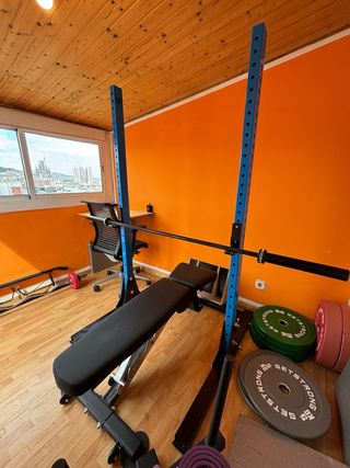 Squat rack + Banco taurus + barra + EZ + discos
