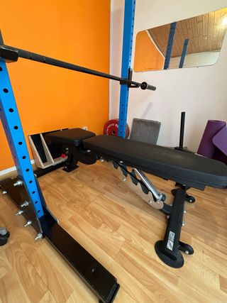 Squat rack + Banco taurus + barra + EZ + discos