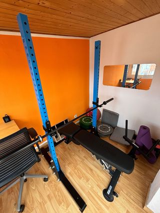 Squat rack + Banco taurus + barra + EZ + discos