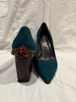 Zapatos Alma en Pena tacón verde azulado
