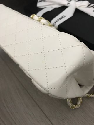Chanel Classic Flap Bag - bianca