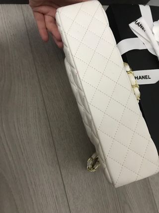 Chanel Classic Flap Bag - bianca