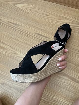 Sandalias cuña negras