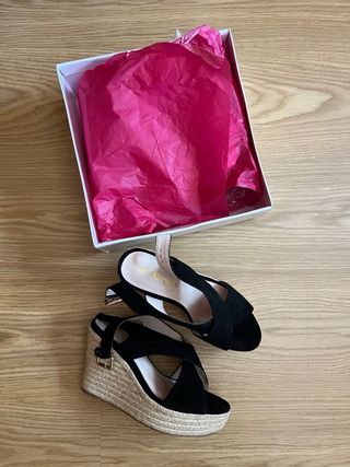 Sandalias cuña negras