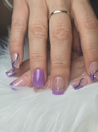 Se realizan Manicuras