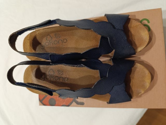Sandalias Yokono azul - cuña media