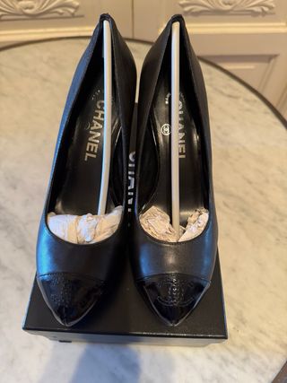 Scarpe Chanel CC nere con tacco