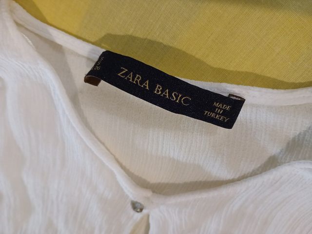 Blusa Zara blanca efecto arrugado