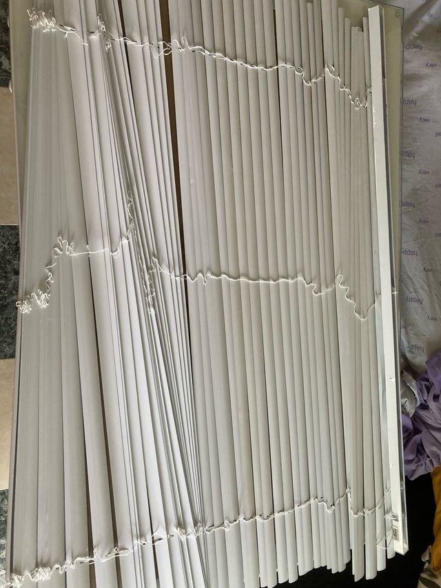 Persianas venecianas blancas