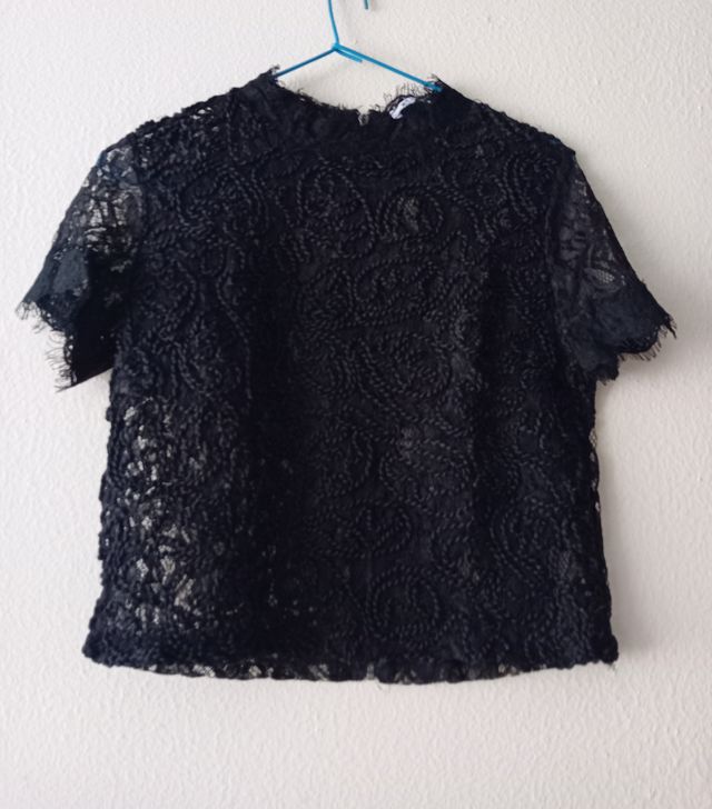 Blusa Zara negra encaje