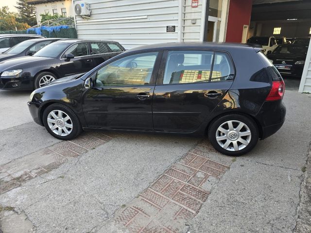 Volkswagen Golf 2004