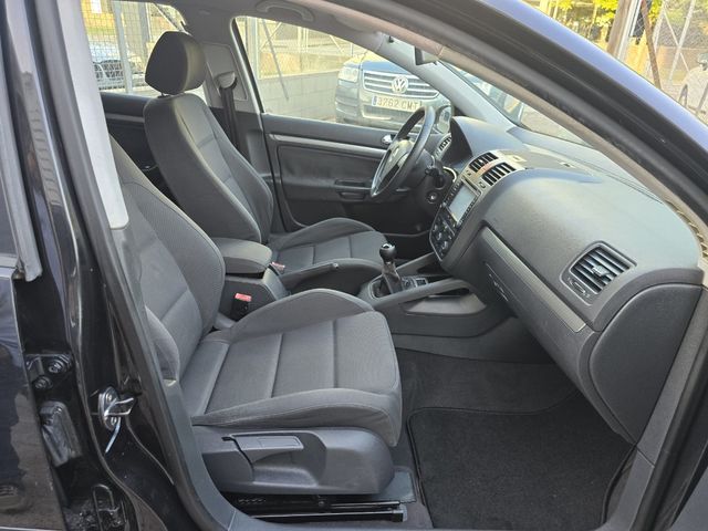 Volkswagen Golf 2004