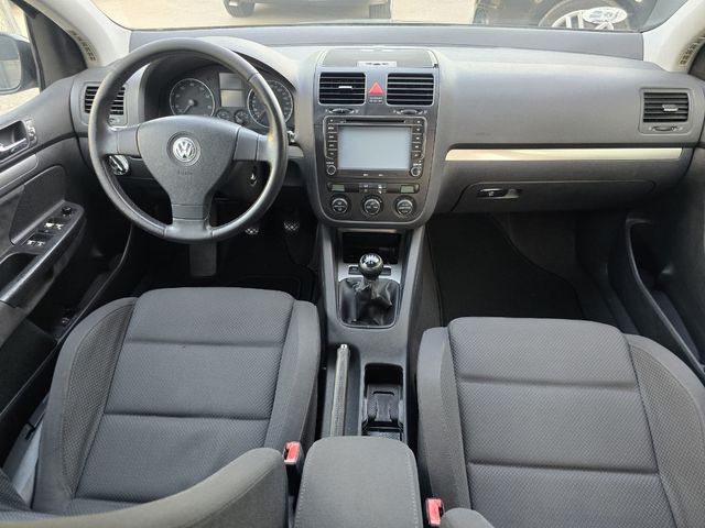 Volkswagen Golf 2004