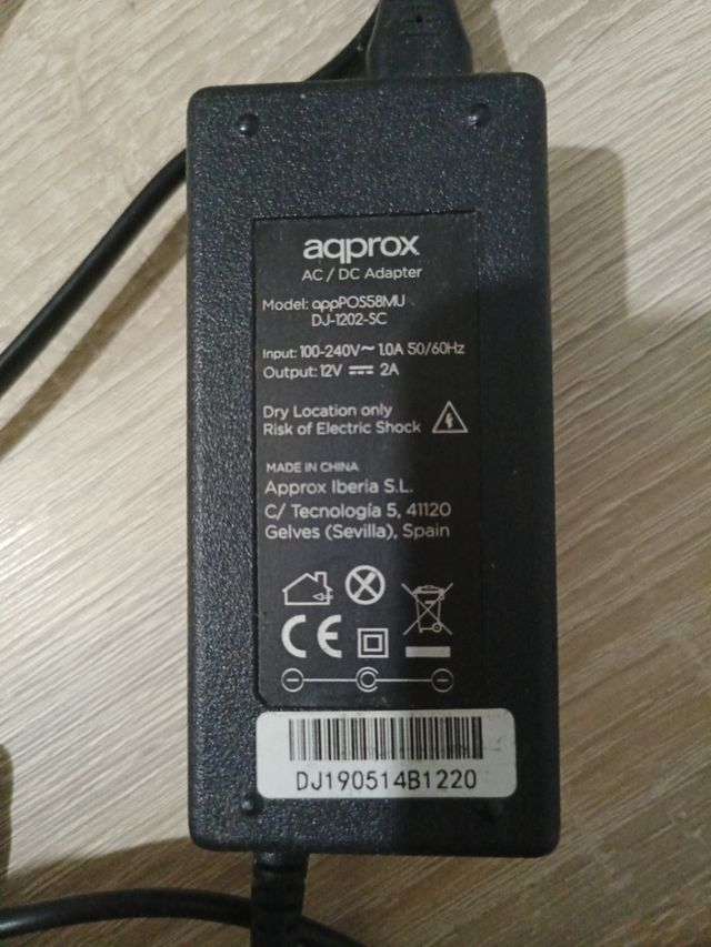 Adaptador AC/DC aqprox DJ1202-SC