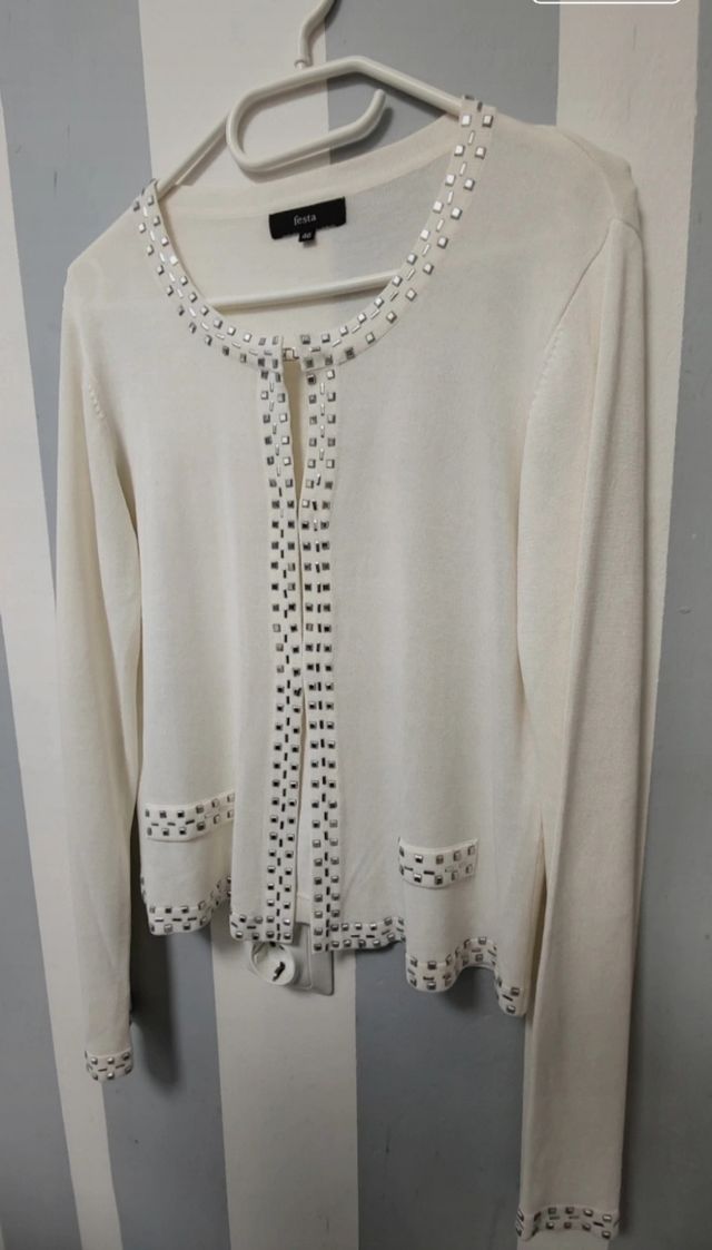 Chaqueta con tachas plateadas *Nueva!