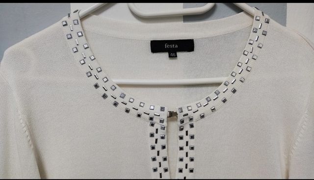 Chaqueta con tachas plateadas *Nueva!