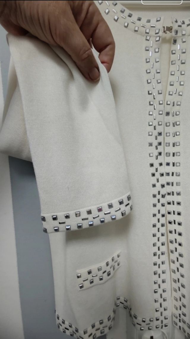 Chaqueta con tachas plateadas *Nueva!