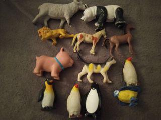 12 Animais de Plástico Usados