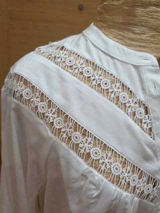 Blusa blanca encaje