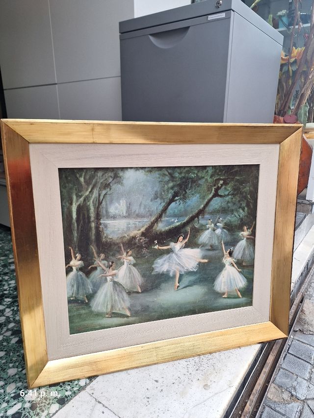 Quadro ballerine con cornice dorata