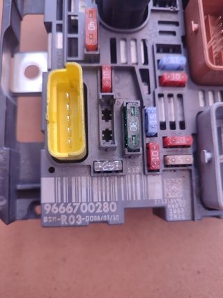 Caja fusibles Peugeot Citroën BSM