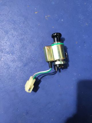 Encendedor coche antiguo 12v nuevo.
