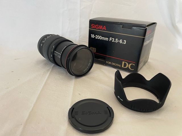 Objetivo Sigma 18-200mm F3.5-6.3 DC