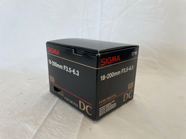 Objetivo Sigma 18-200mm F3.5-6.3 DC