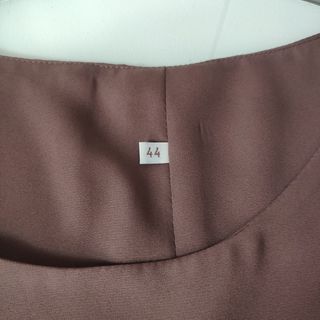 Blusa marrón sin mangas