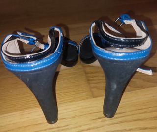 Sandalias Zara tacón azul-negro